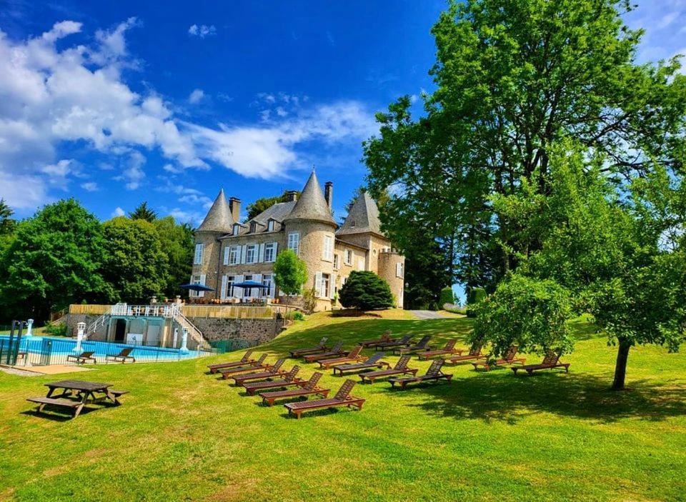 Chateau Le Mialaret Neuvic  Esterno foto