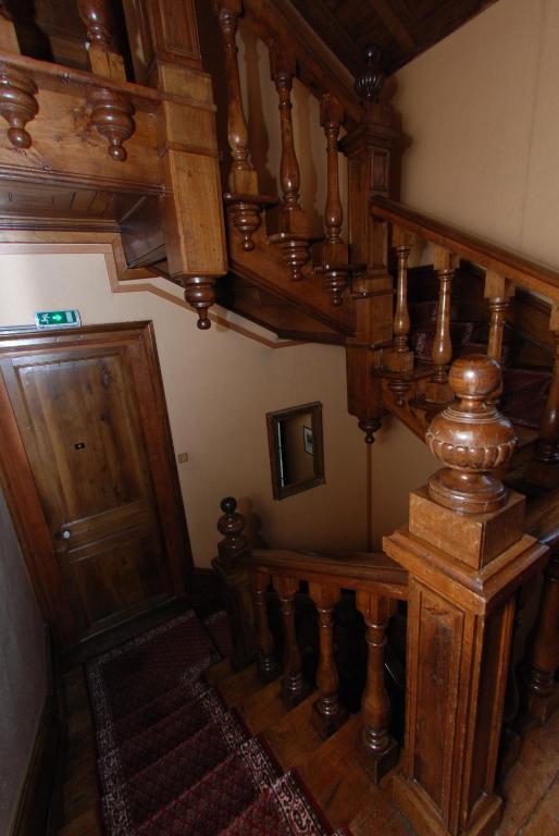 Chateau Le Mialaret Neuvic  Esterno foto