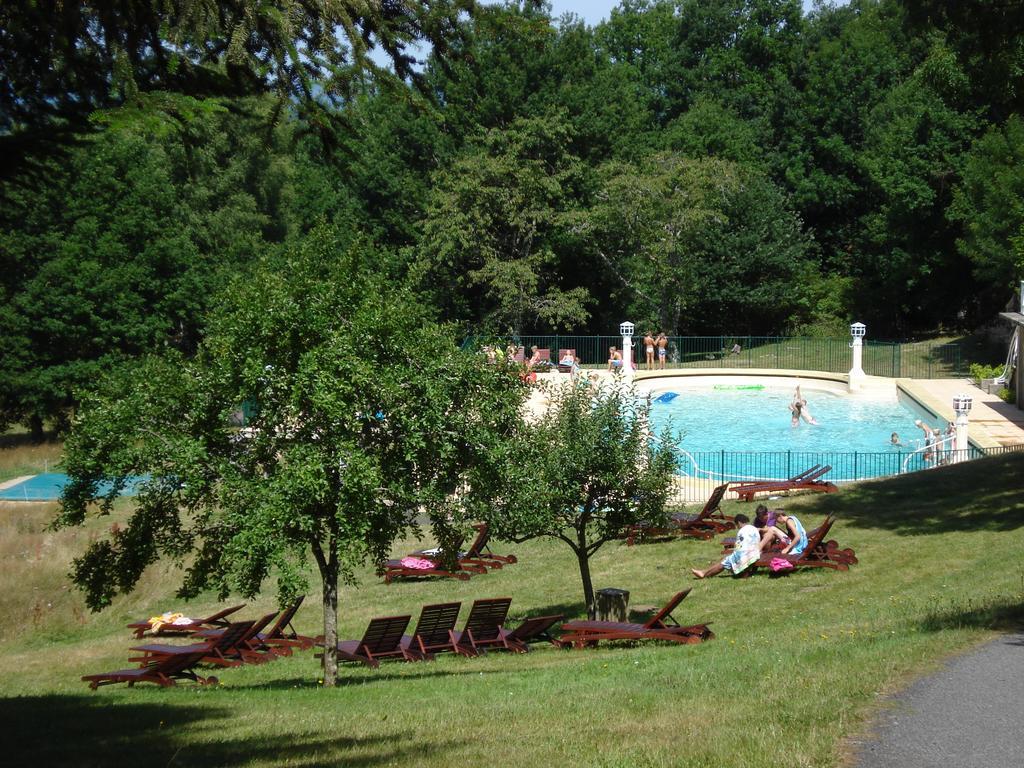 Chateau Le Mialaret Neuvic  Esterno foto